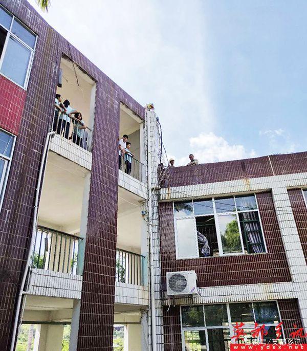 盛夏酷暑，魯米星董事長緊急為家鄉英都中學捐贈空調！